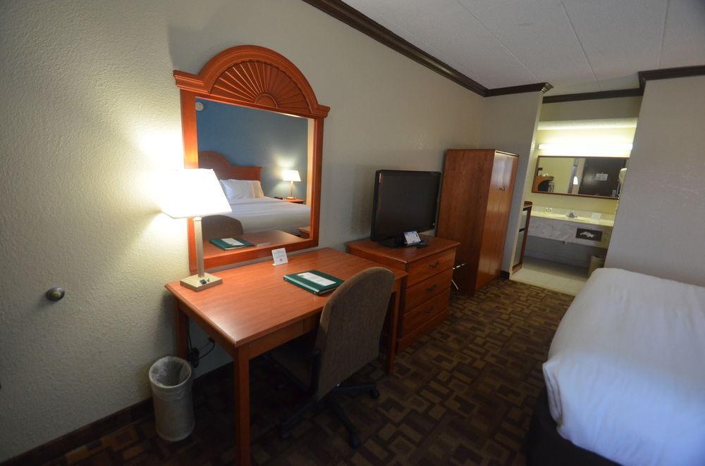 Comfort Inn & Suites Quakertown Extérieur photo