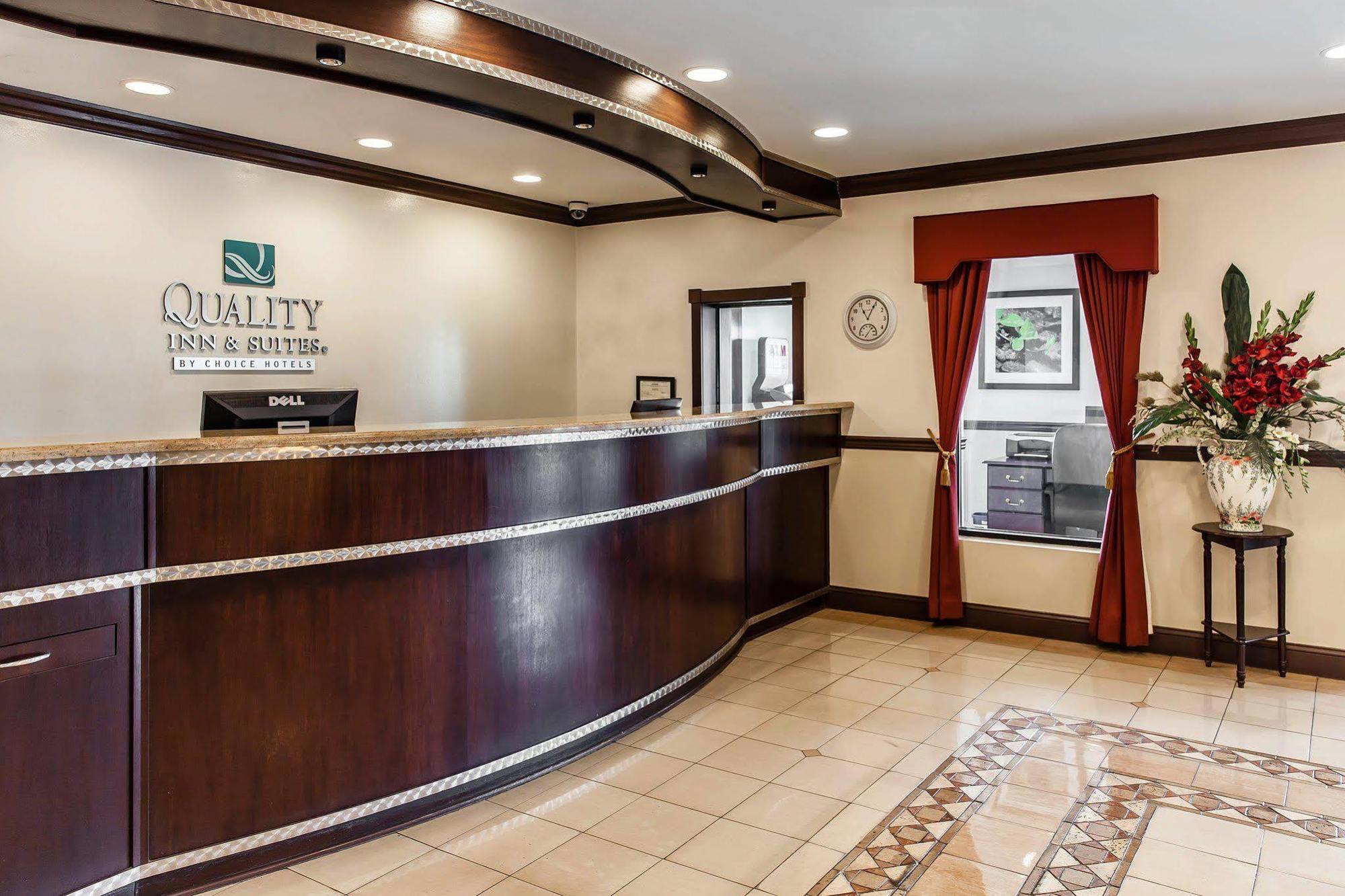 Comfort Inn & Suites Quakertown Extérieur photo