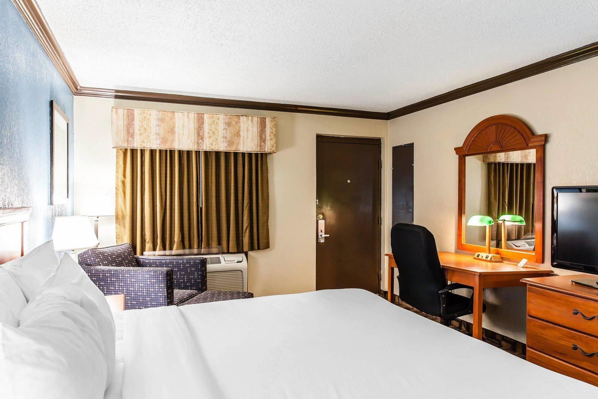 Comfort Inn & Suites Quakertown Extérieur photo