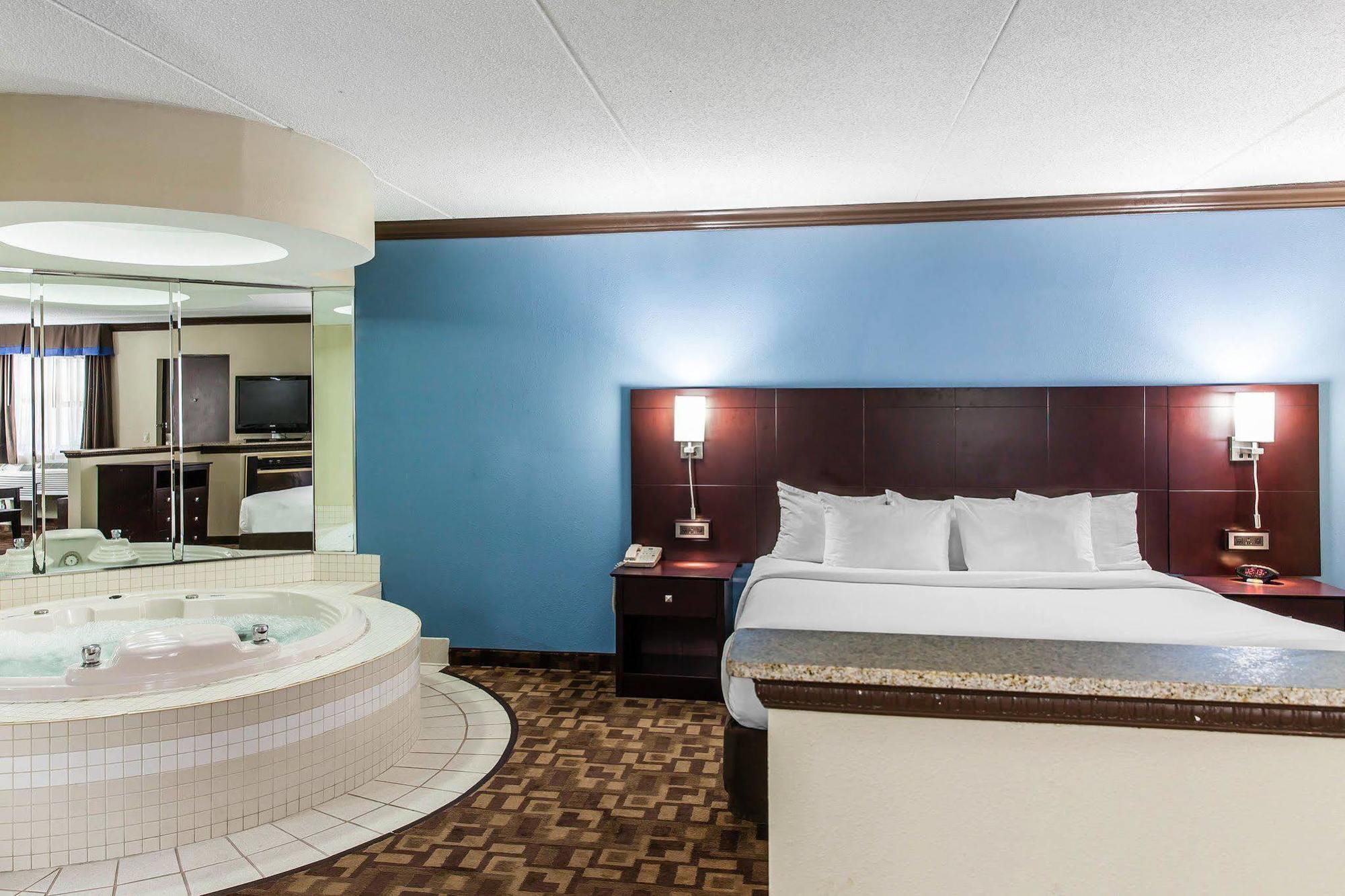Comfort Inn & Suites Quakertown Extérieur photo