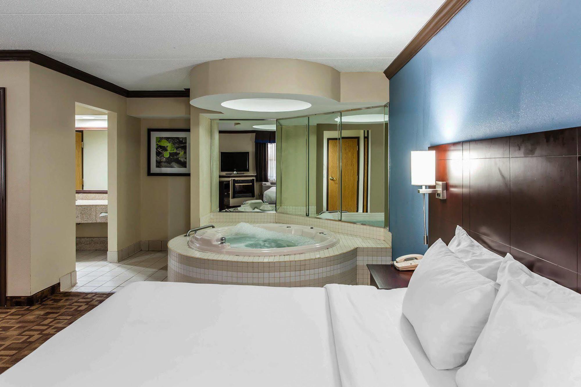 Comfort Inn & Suites Quakertown Extérieur photo